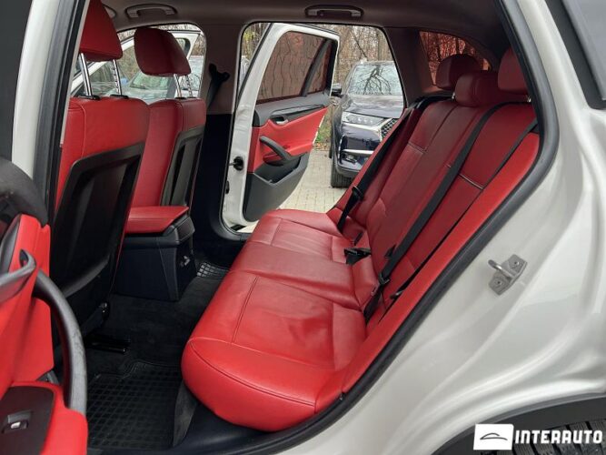 BMW X1 2.0D 52 interauto-car