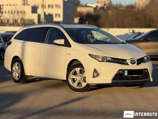 Toyota Auris 29 interauto-car