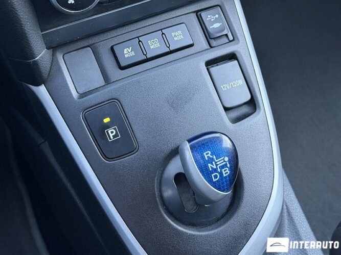 Toyota Auris 38 interauto-car