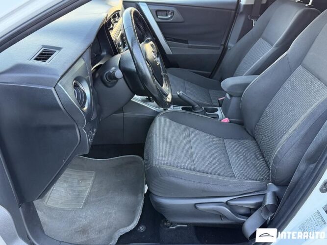 Toyota Auris 32 interauto-car