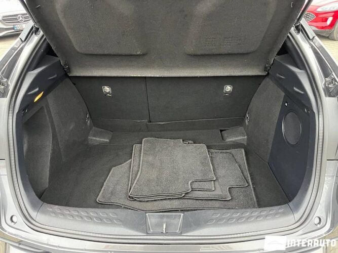 Toyota C-HR 53 interauto-car