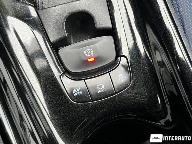 Toyota C-HR 49 interauto-car