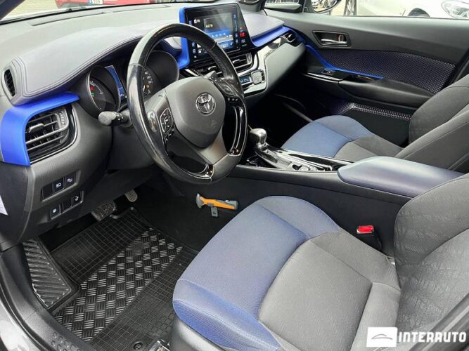 Toyota C-HR 39 interauto-car
