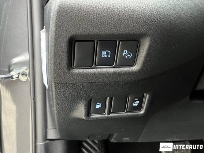 Toyota C-HR 46 interauto-car