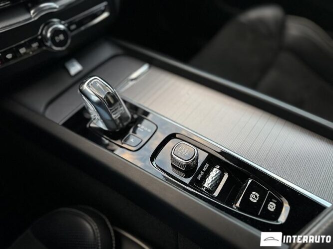 Volvo XC 60 42 interauto-car