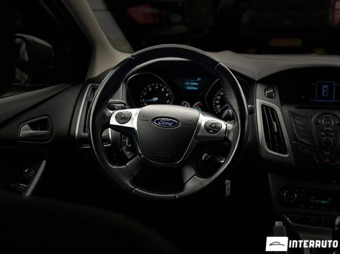 Ford Focus 36 interauto-car
