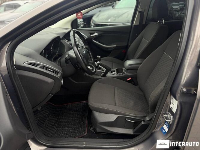 Ford Focus 34 interauto-car