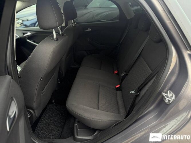 Ford Focus 42 interauto-car