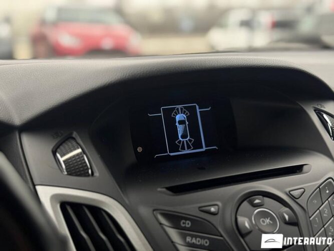 Ford Focus 37 interauto-car