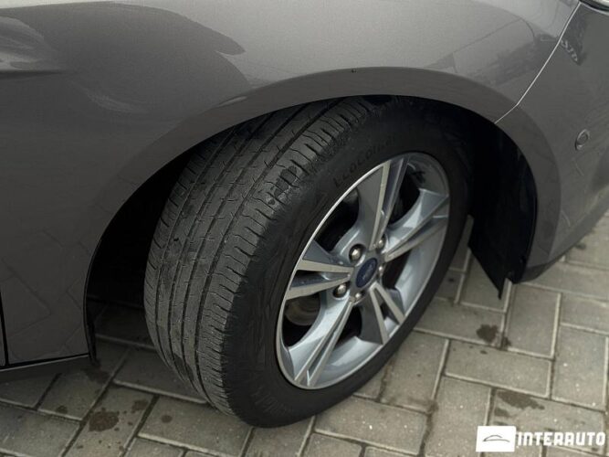 Ford Focus 46 interauto-car