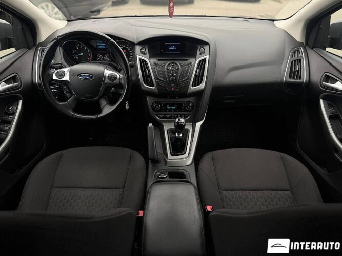 Ford Focus 35 interauto-car