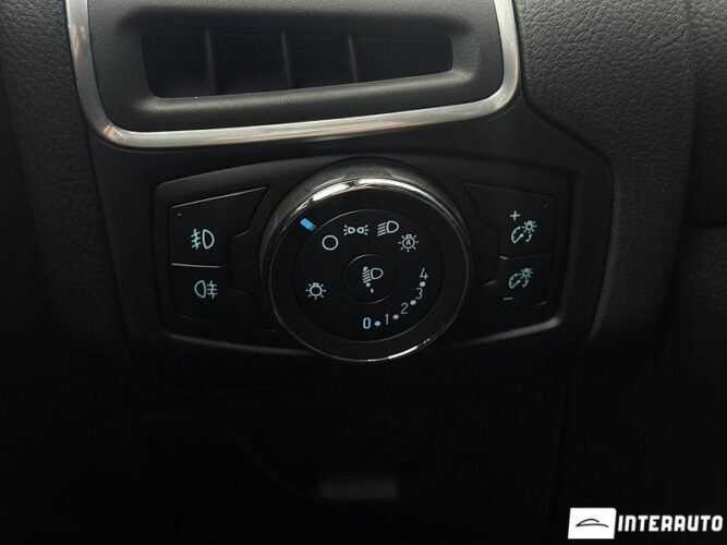 Ford Focus 41 interauto-car