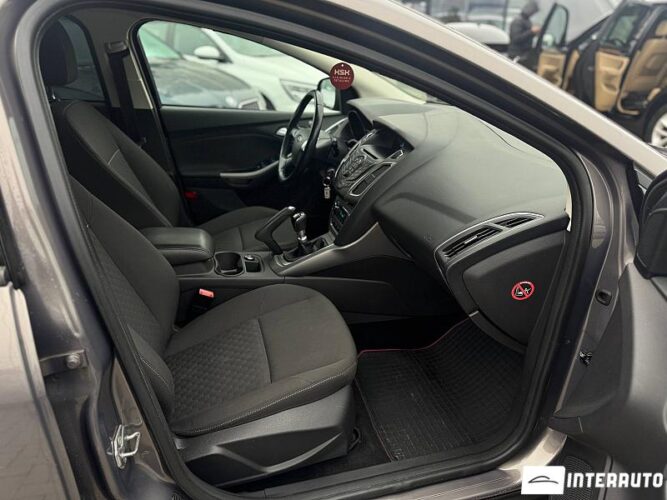 Ford Focus 44 interauto-car
