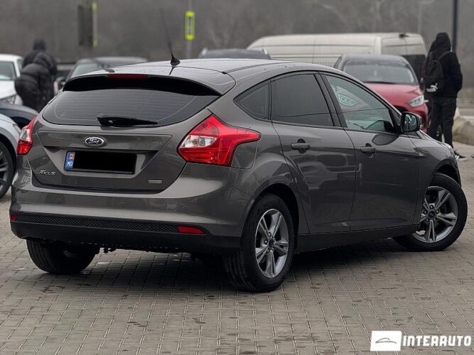 Ford Focus 32 interauto-car