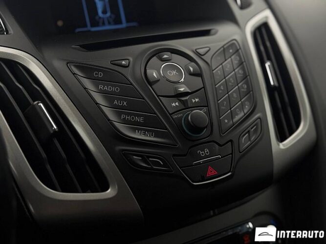 Ford Focus 38 interauto-car