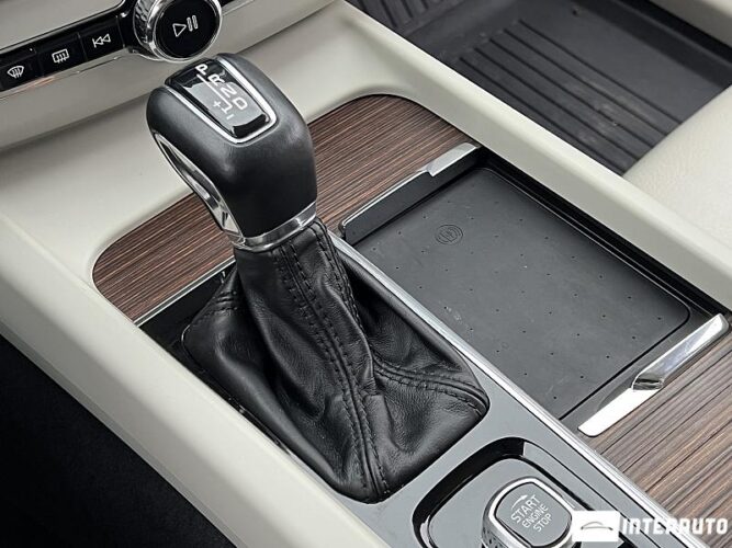 Volvo XC 60 50 interauto-car