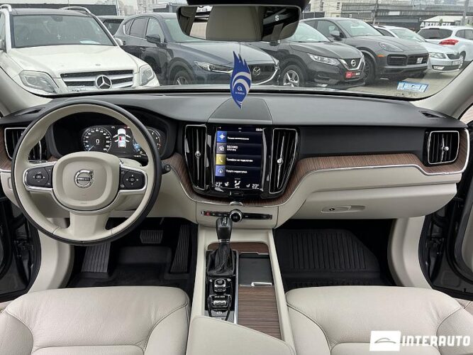 Volvo XC 60 43 interauto-car
