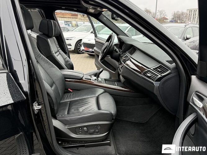 BMW X5 3.0i 51 interauto-car