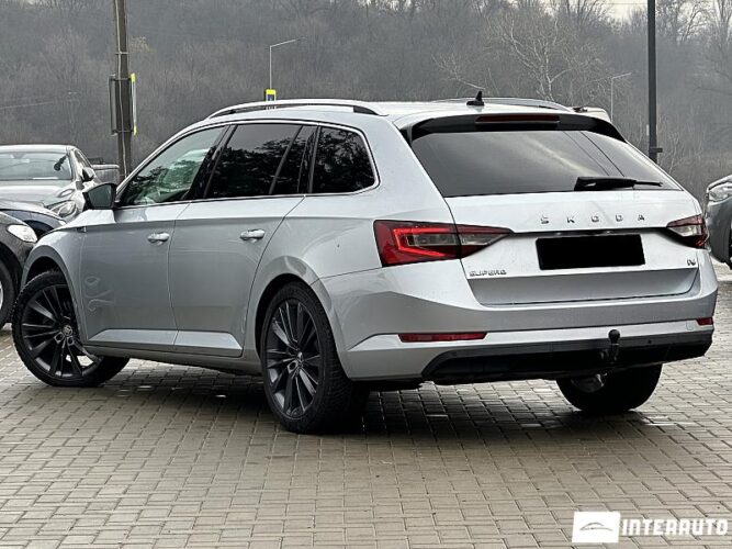 Skoda Superb 38 interauto-car