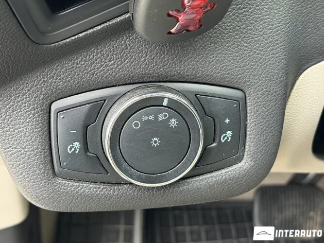 Ford C-MAX 38 interauto-car