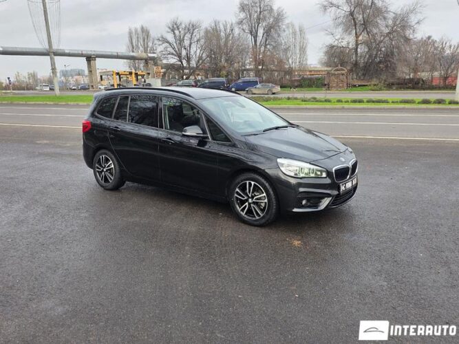 BMW 216d 31 interauto-car