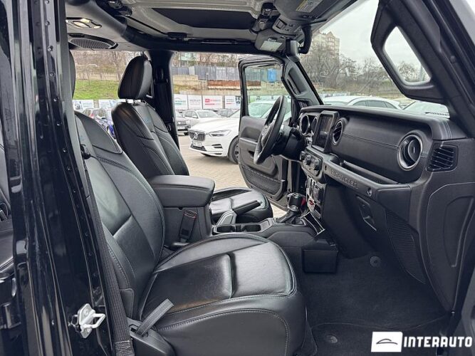 Jeep Wrangler 46 interauto-car