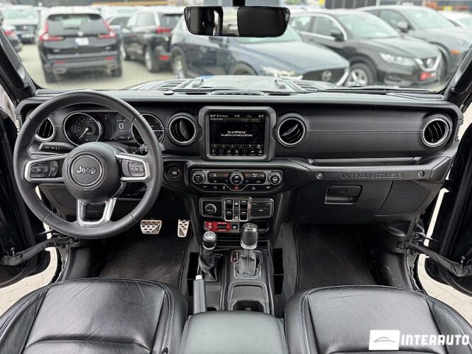 Jeep Wrangler 38 interauto-car