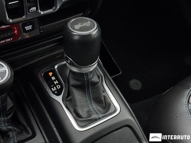 Jeep Wrangler 44 interauto-car