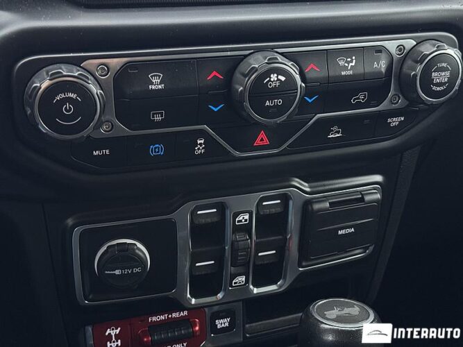 Jeep Wrangler 43 interauto-car