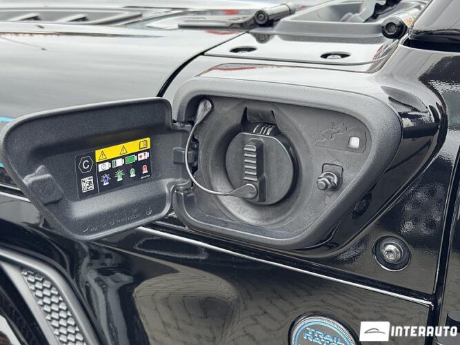 Jeep Wrangler 49 interauto-car