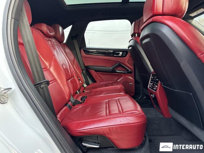 Porsche Cayenne E-Hybrid 57 interauto-car