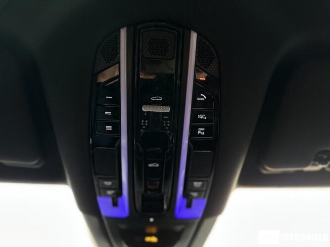 Porsche Cayenne E-Hybrid 61 interauto-car