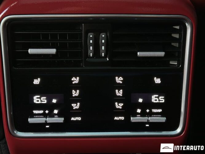 Porsche Cayenne E-Hybrid 58 interauto-car