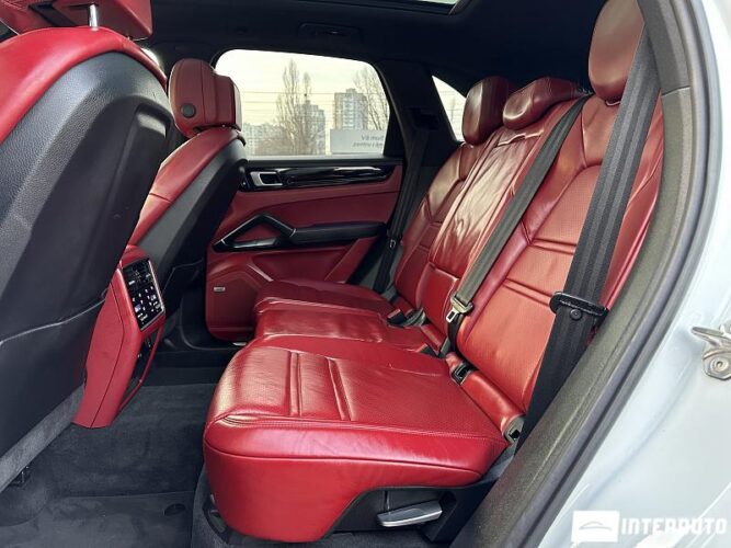 Porsche Cayenne E-Hybrid 59 interauto-car