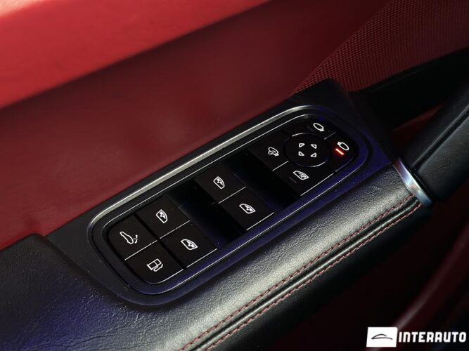 Porsche Cayenne E-Hybrid 47 interauto-car