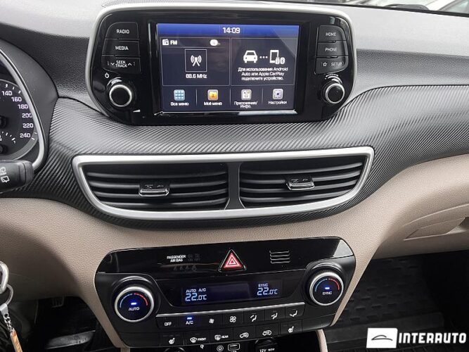 Hyundai Tucson 45 interauto-car