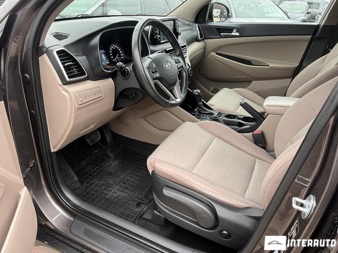 Hyundai Tucson 37 interauto-car