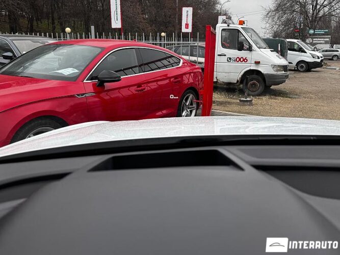 Audi Q5 52 interauto-car