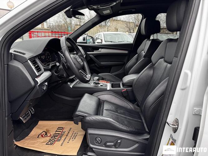 Audi Q5 44 interauto-car