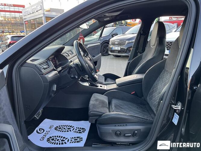 Skoda Superb 40 interauto-car