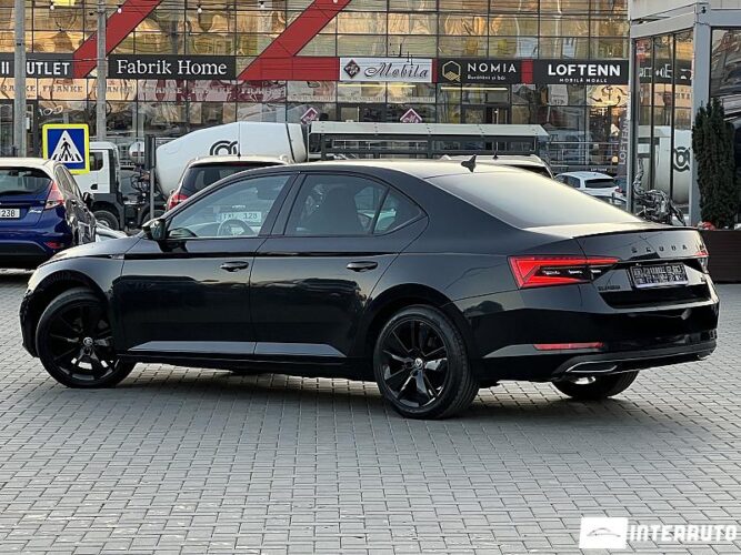 Skoda Superb 39 interauto-car