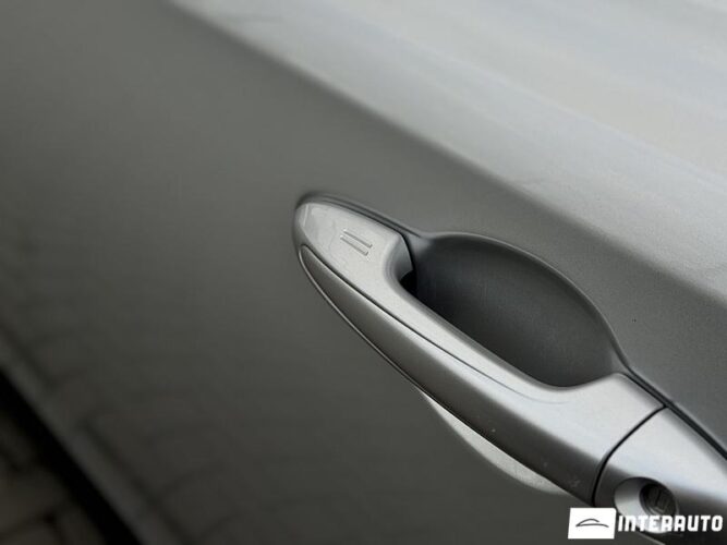 Toyota Rav-4 39 interauto-car