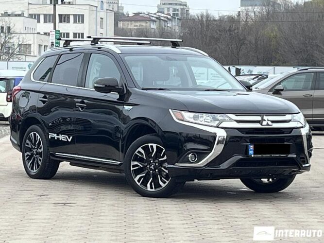 Mitsubishi Outlander 30 interauto-car