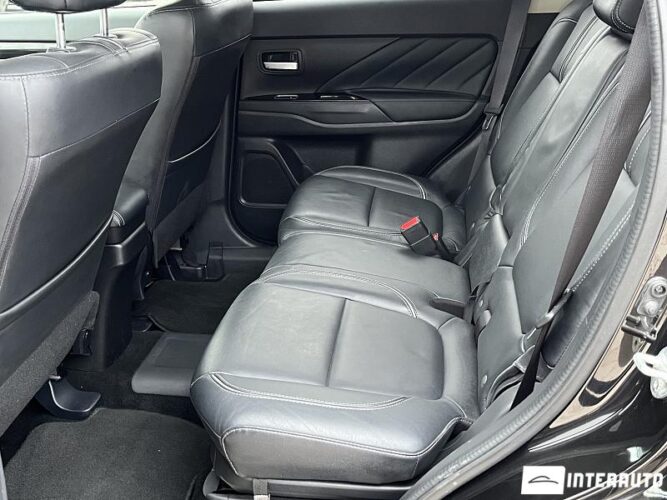 Mitsubishi Outlander 41 interauto-car