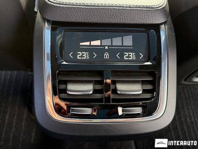 Volvo XC 90 53 interauto-car