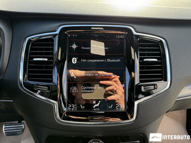 Volvo XC 90 48 interauto-car