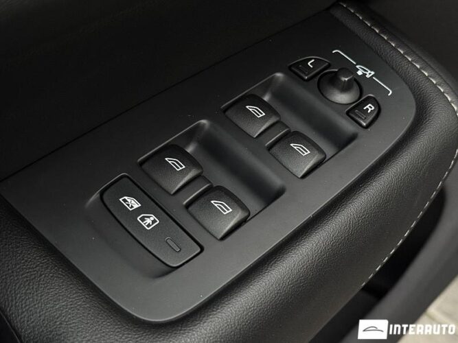 Volvo XC 60 49 interauto-car