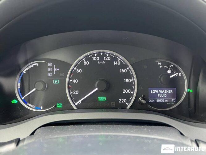 Lexus CT 200h 38 interauto-car