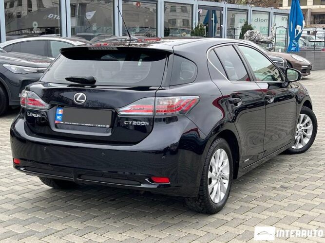 Lexus CT 200h 33 interauto-car