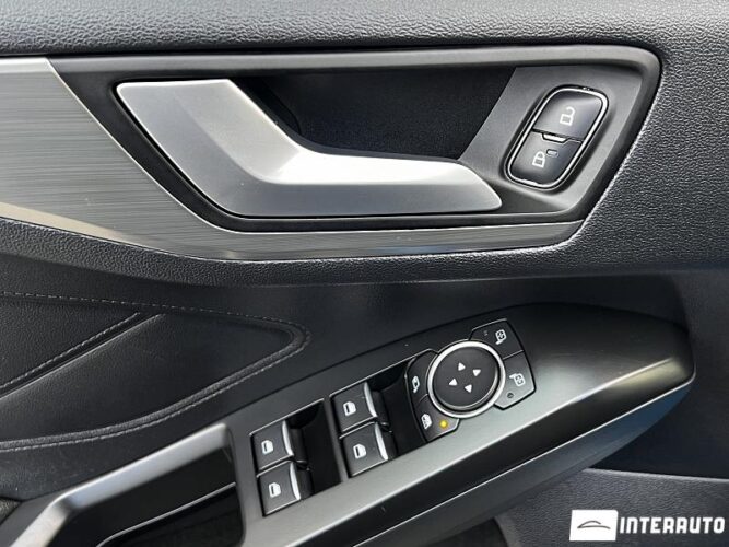 Ford Focus 46 interauto-car